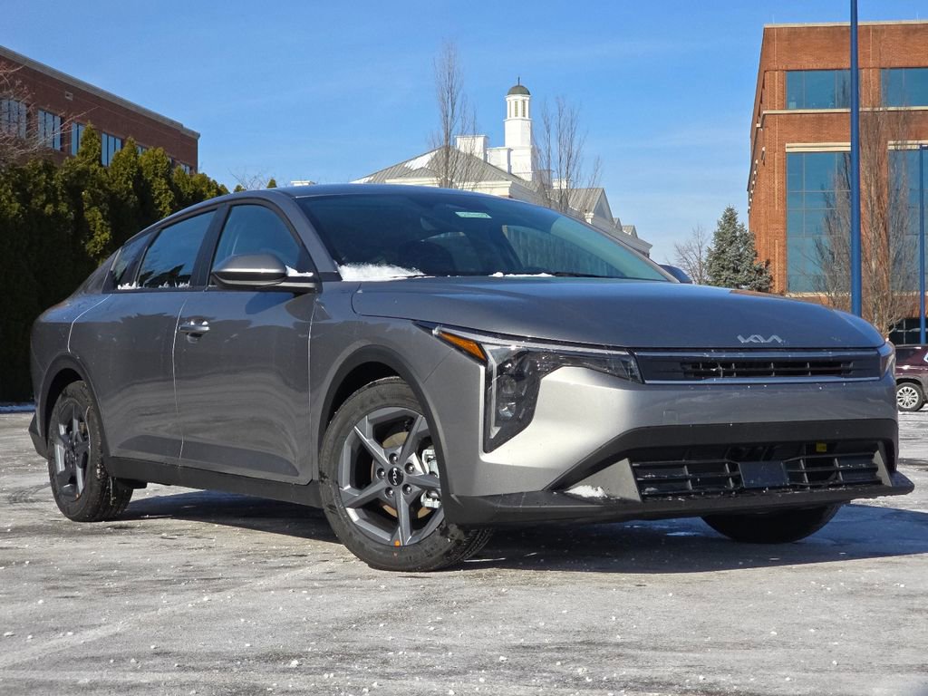 New 2025 Kia K4 LXS image 2