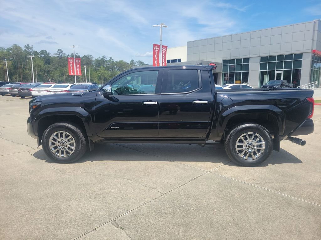 Used 2025 Toyota Tacoma Limited AWD/4WD image 2