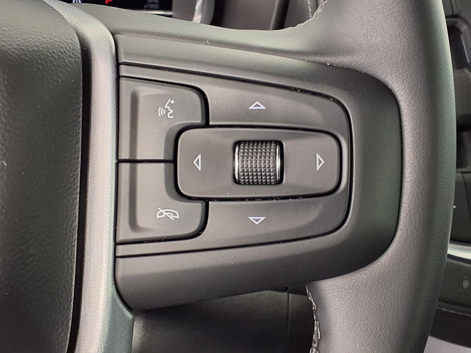 Used 2024 GMC Yukon SLE w/ Gmc Pro Safety Plus Package image 18