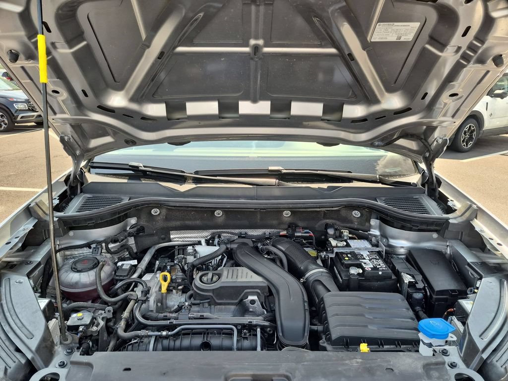 Used 2025 Volkswagen Taos SE AWD/4WD image 34