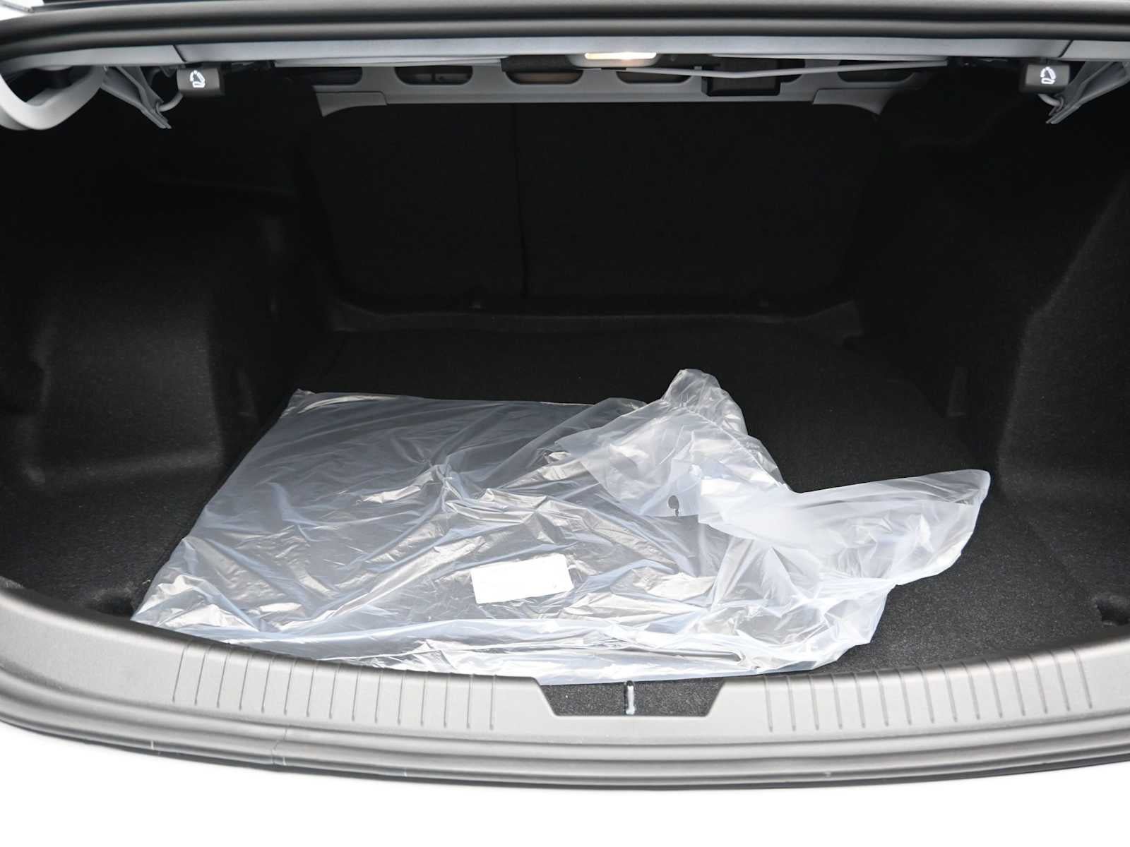 New 2025 Chevrolet Malibu LT FWD image 16