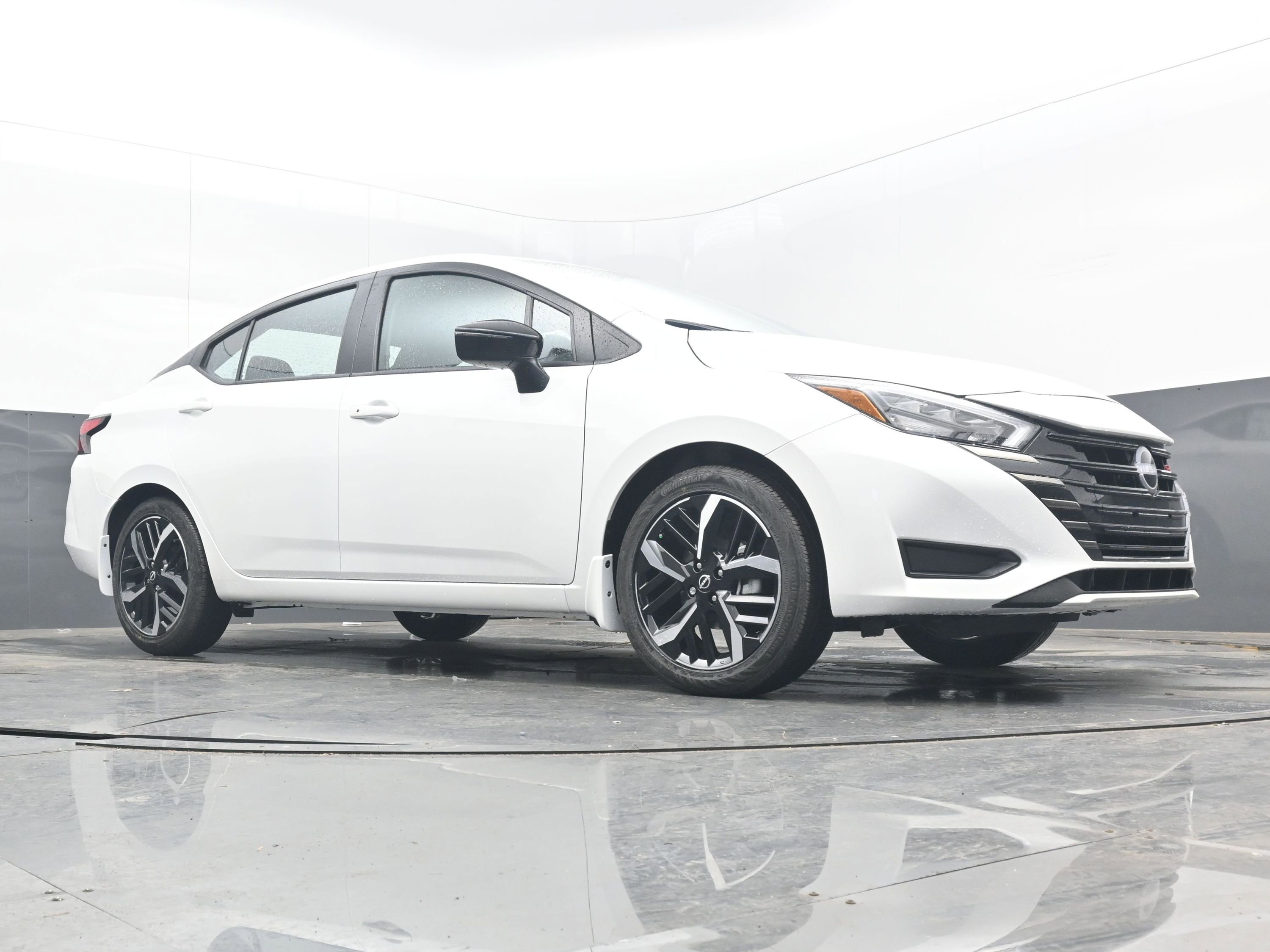 New 2025 Nissan Versa SR image 22