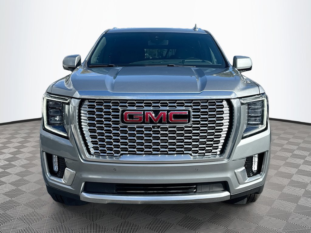 Used 2024 GMC Yukon XL Denali RWD image 2