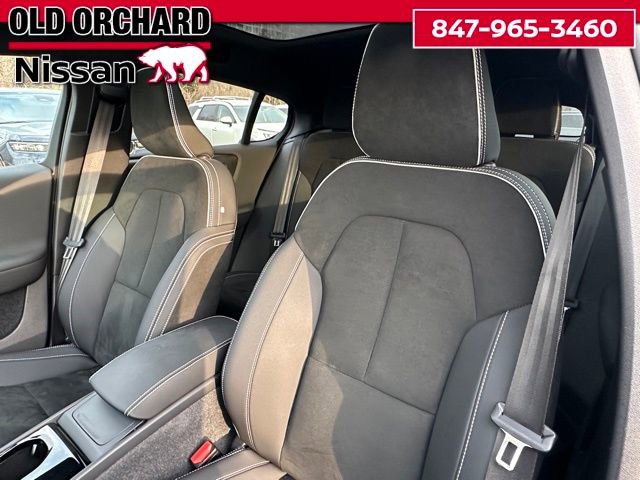 Used 2023 Volvo C40 P8 Recharge Ultimate w/ Protection Package Premier image 12