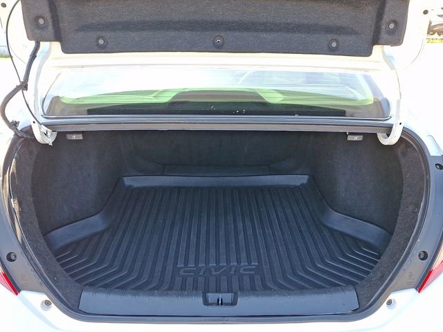 Used 2019 Honda Civic Touring image 29