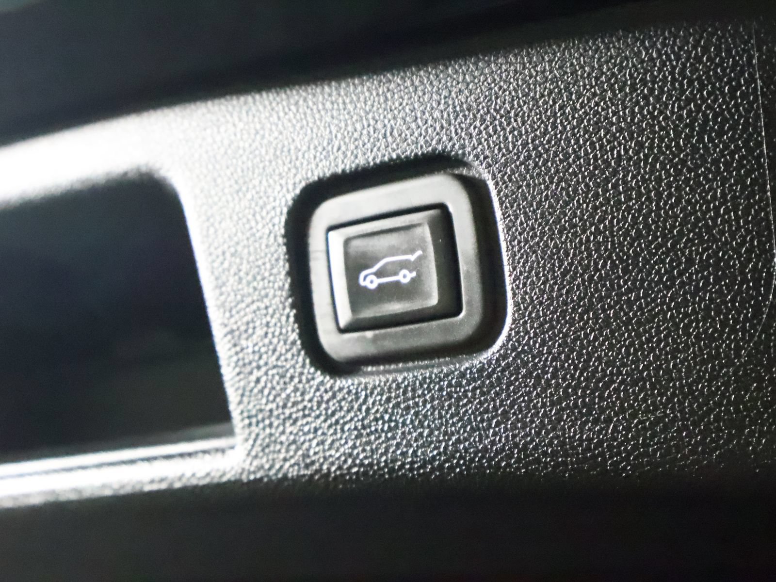 Used 2024 Chevrolet Blazer EV LT AWD/4WD image 19