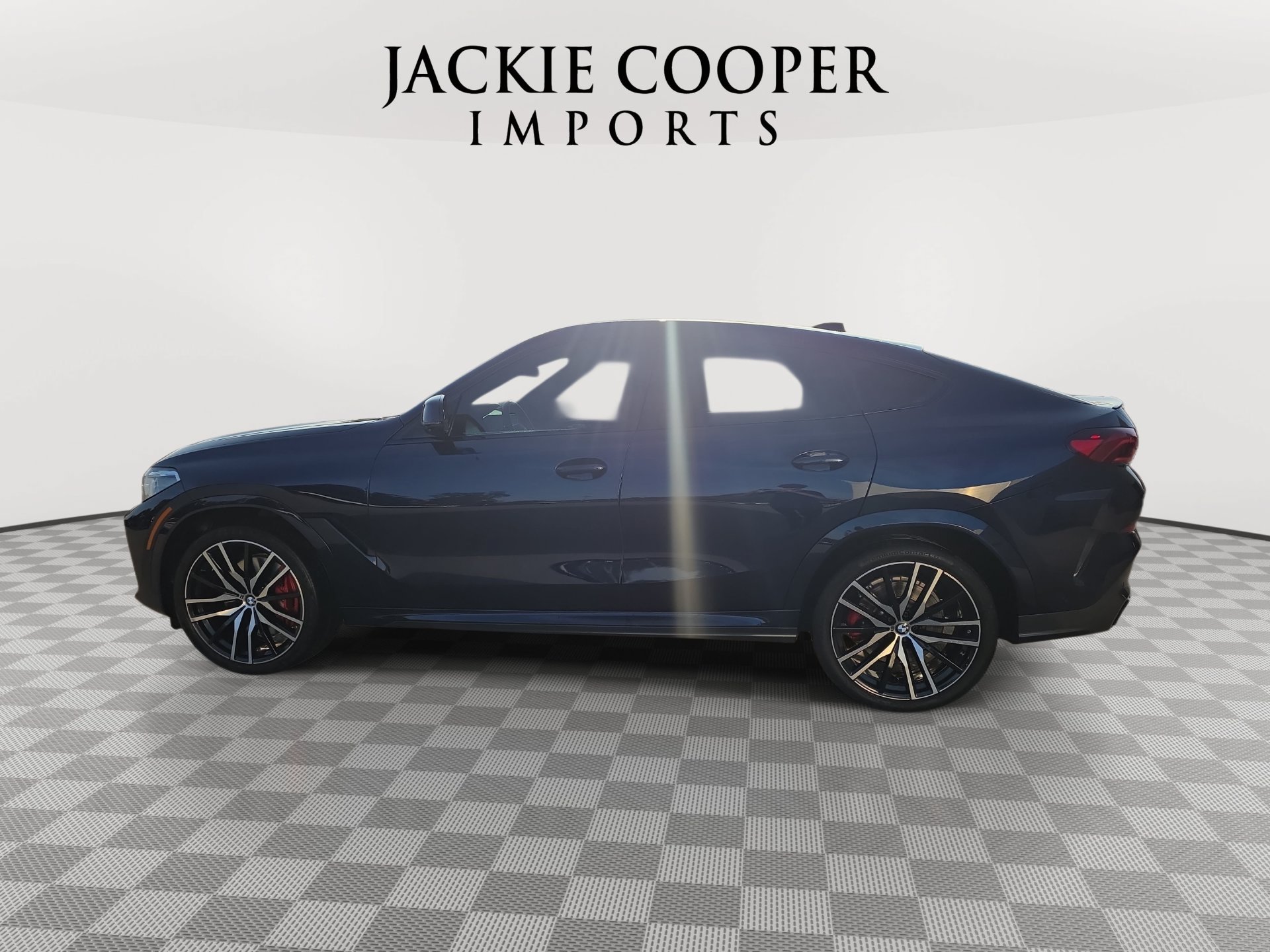 Used 2022 BMW X6 M50i w/ Executive Package AWD/4WD image 8