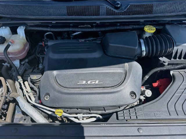 Used 2019 Chrysler Pacifica Touring-L FWD image 34