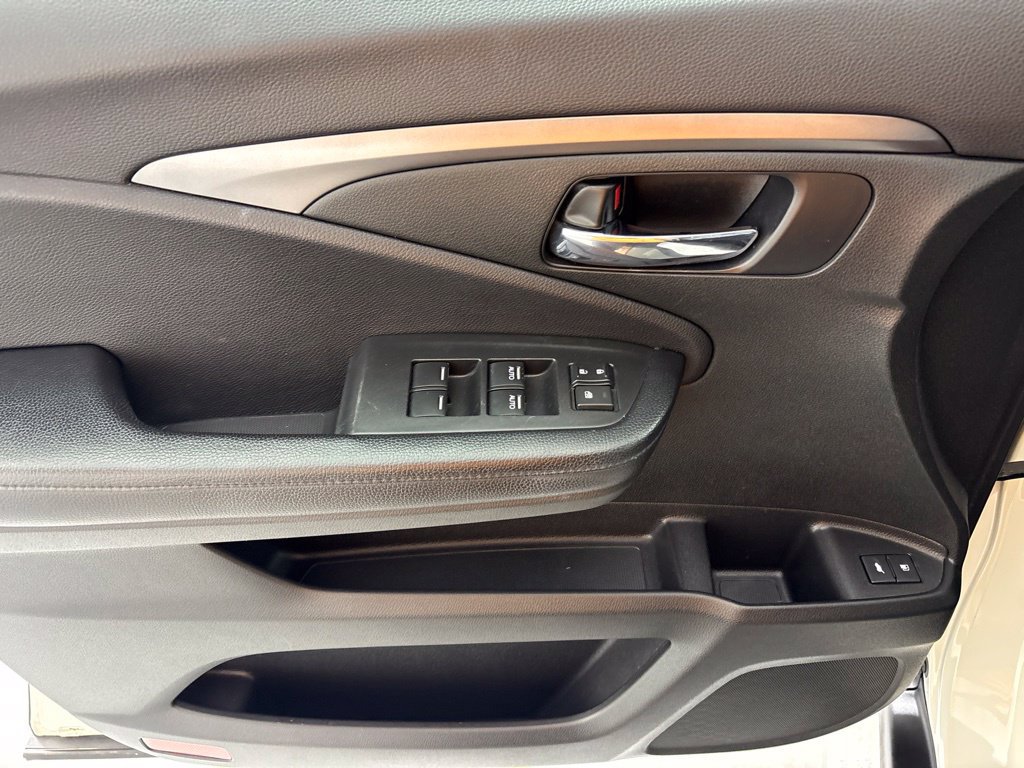 Used 2017 Honda Pilot EX-L image 25