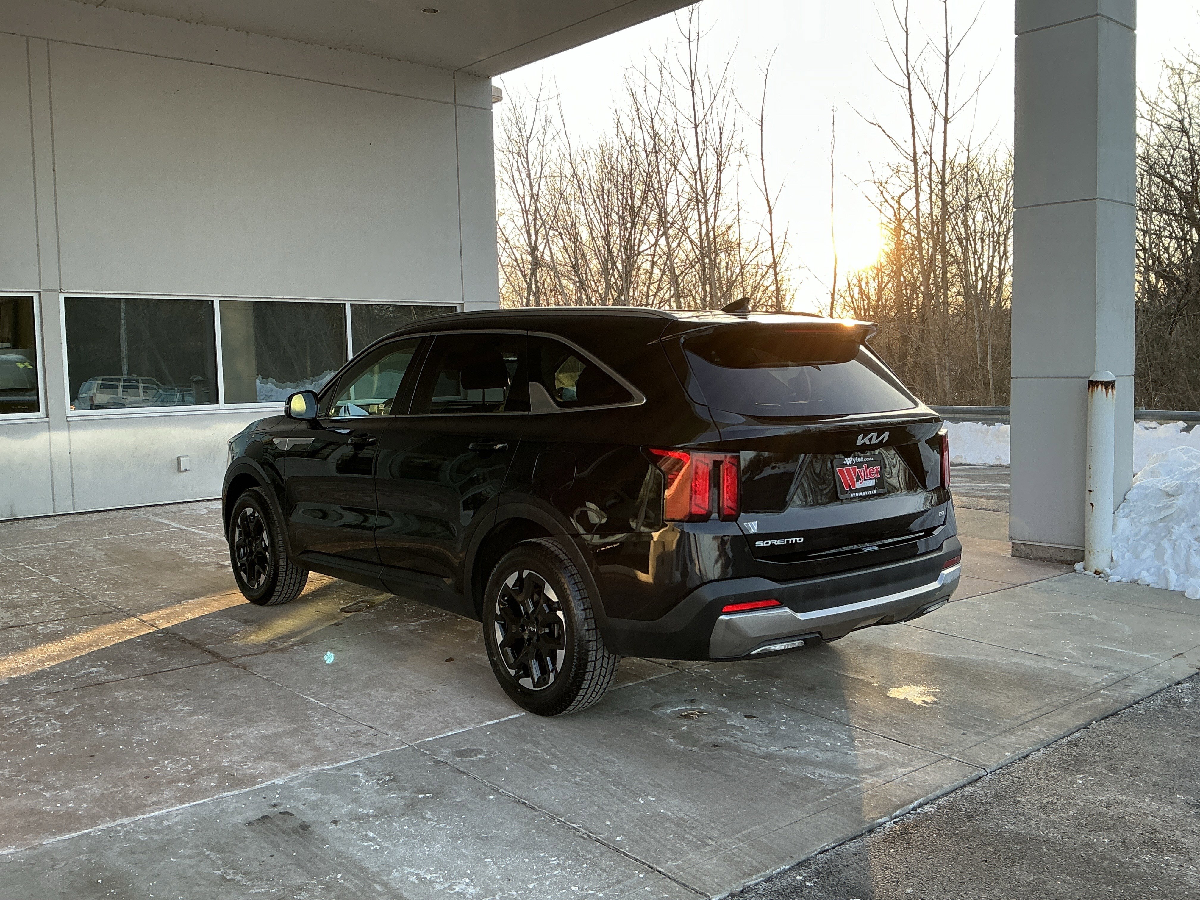 Used 2024 Kia Sorento S image 20