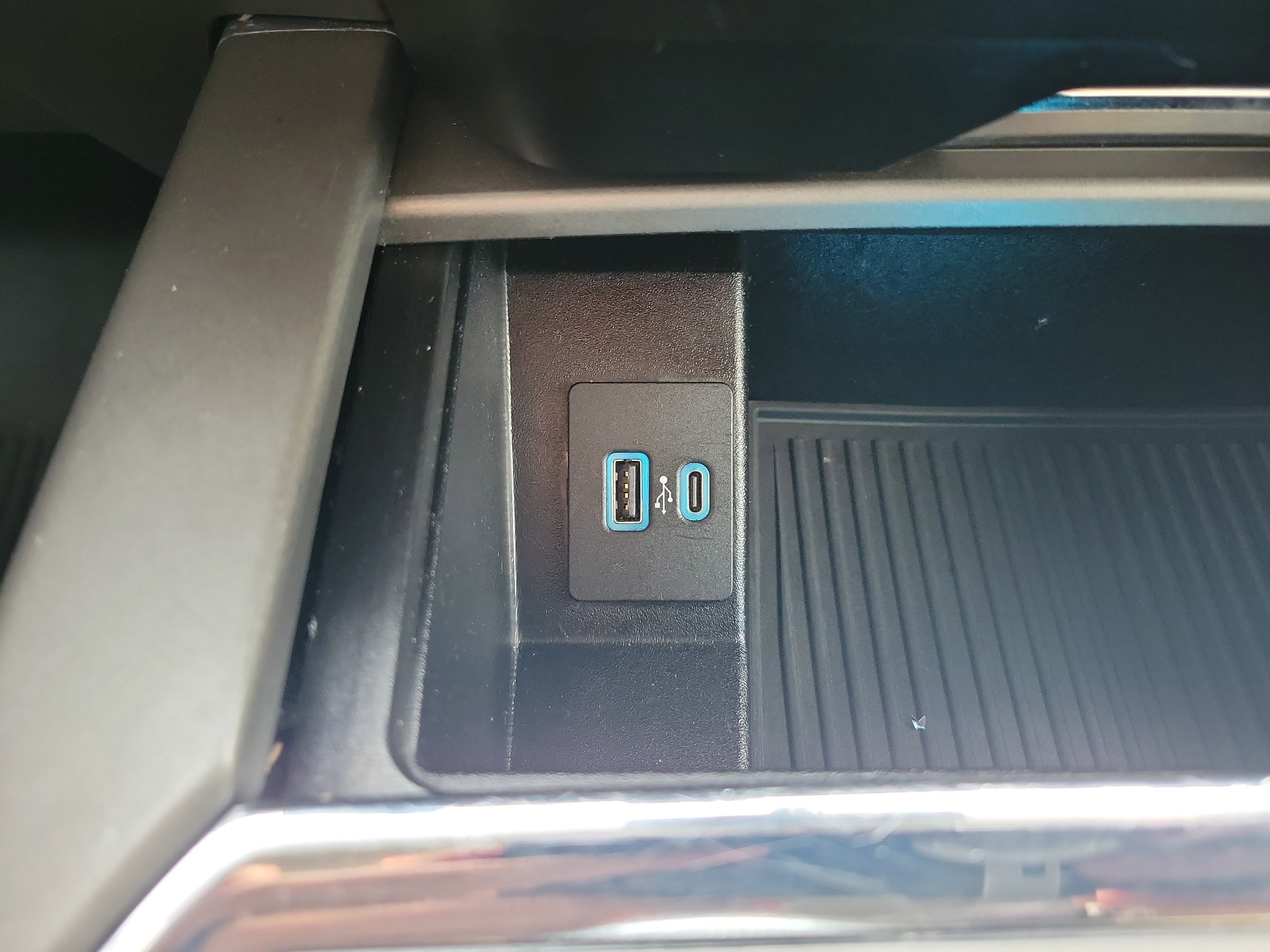 Used 2020 Ford Expedition XLT w/ FX4 Off-Road Package AWD/4WD image 33