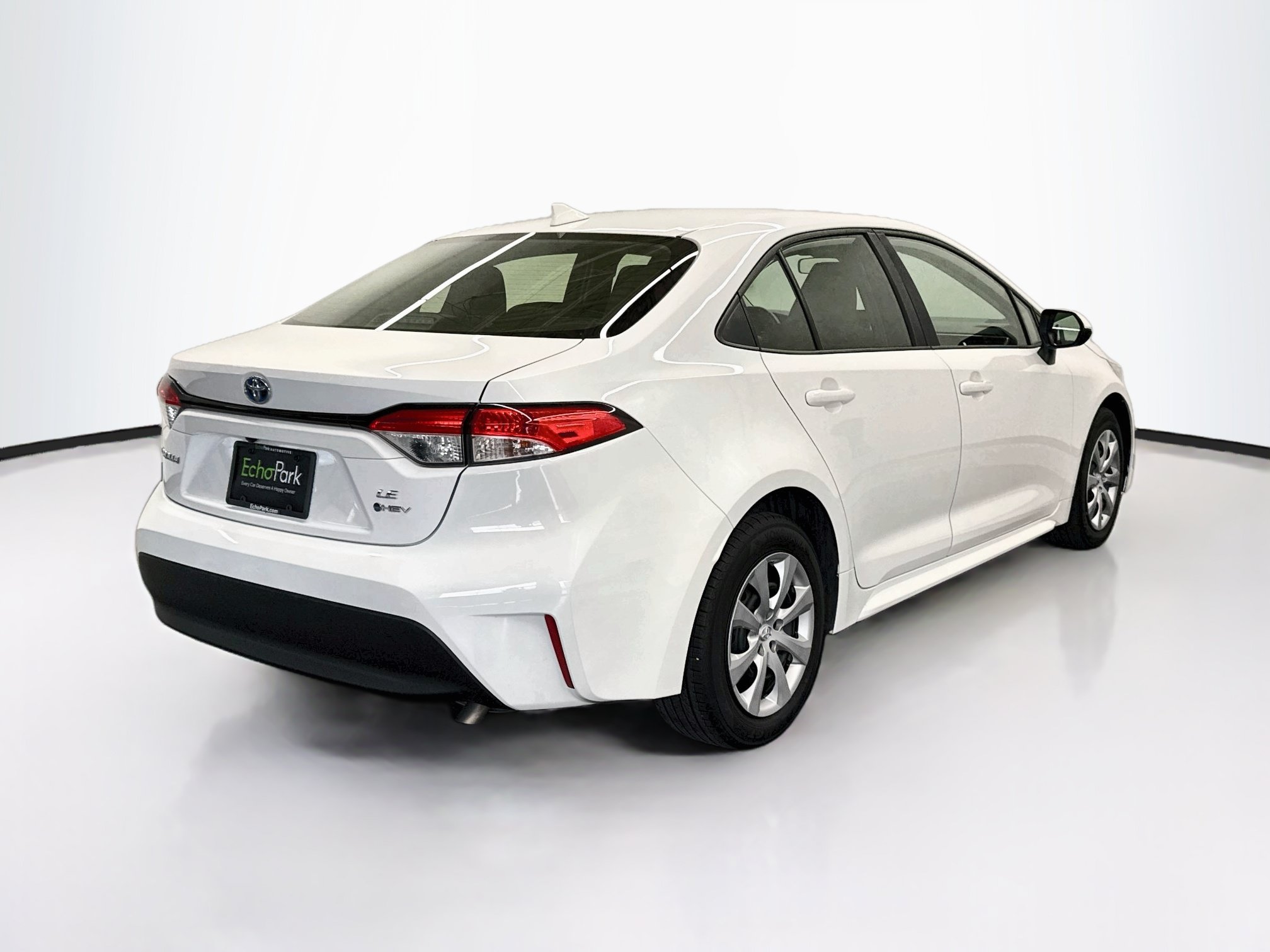 Used 2025 Toyota Corolla LE FWD image 9