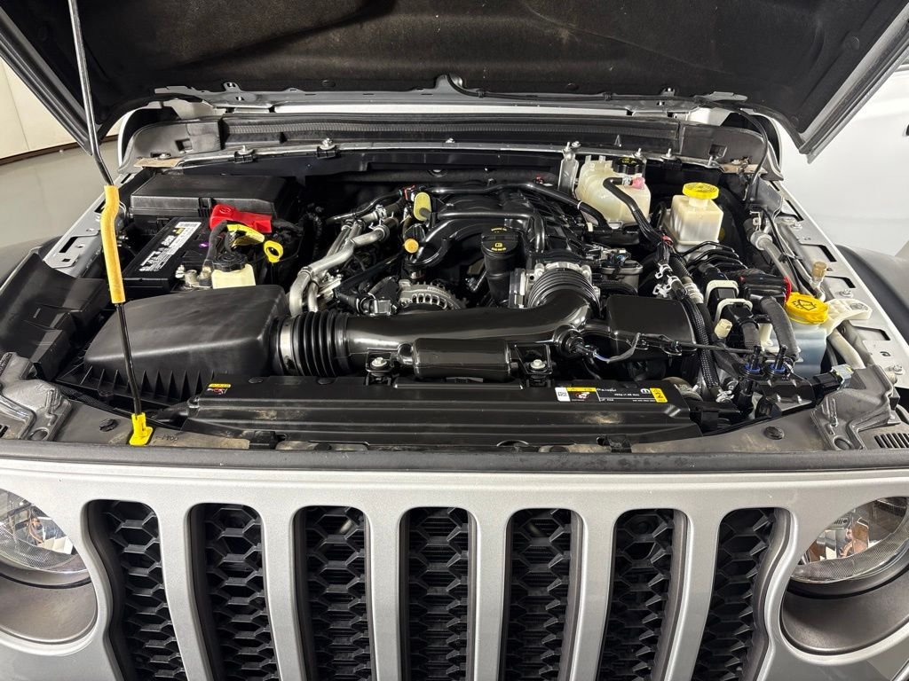 Used 2023 Jeep Gladiator Mojave w/ Cold Weather Group AWD/4WD image 44