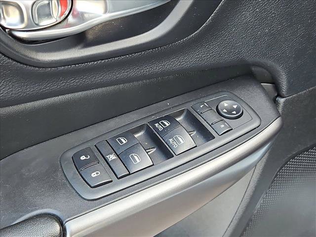 Used 2019 Jeep Cherokee Latitude Plus w/ Cold Weather Group image 11
