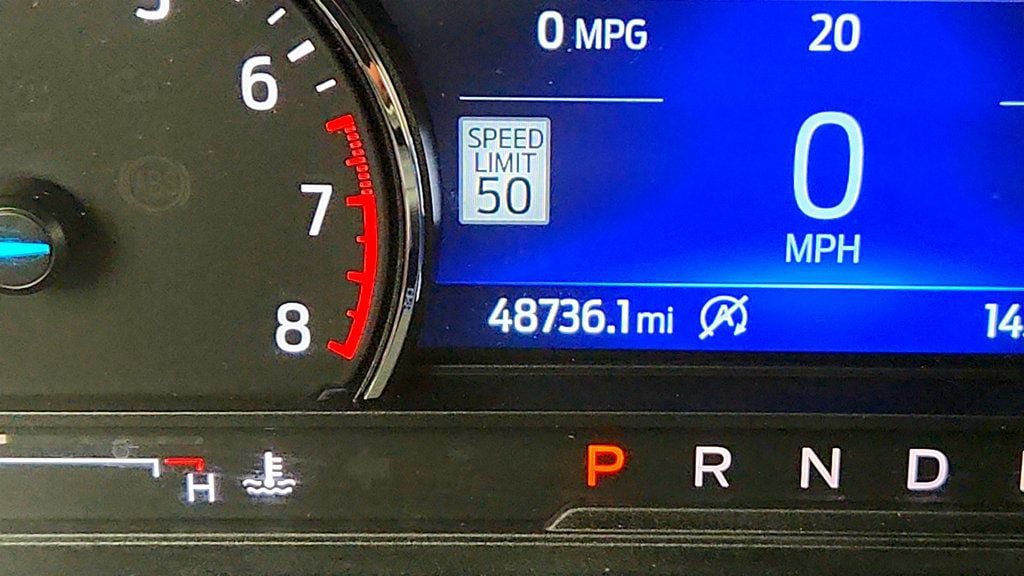 Used 2021 Ford Explorer XLT w/ Equipment Group 202A AWD/4WD image 16
