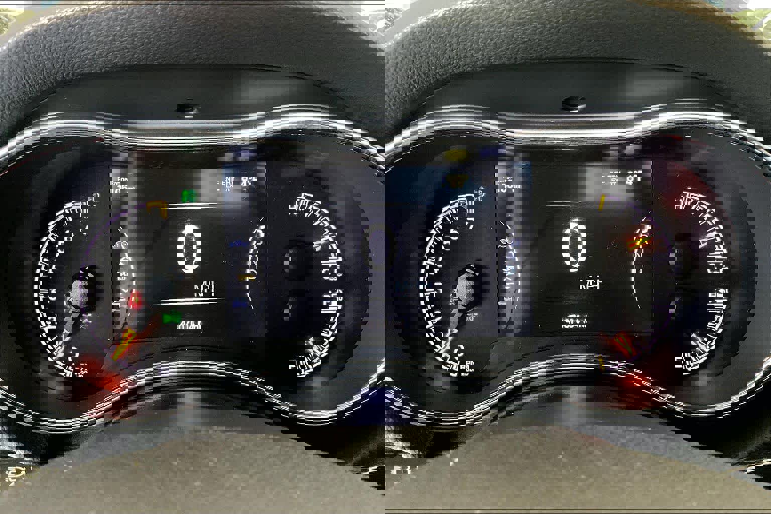 Used 2018 Jeep Grand Cherokee Trailhawk w/ Trailhawk Luxury Group image 25