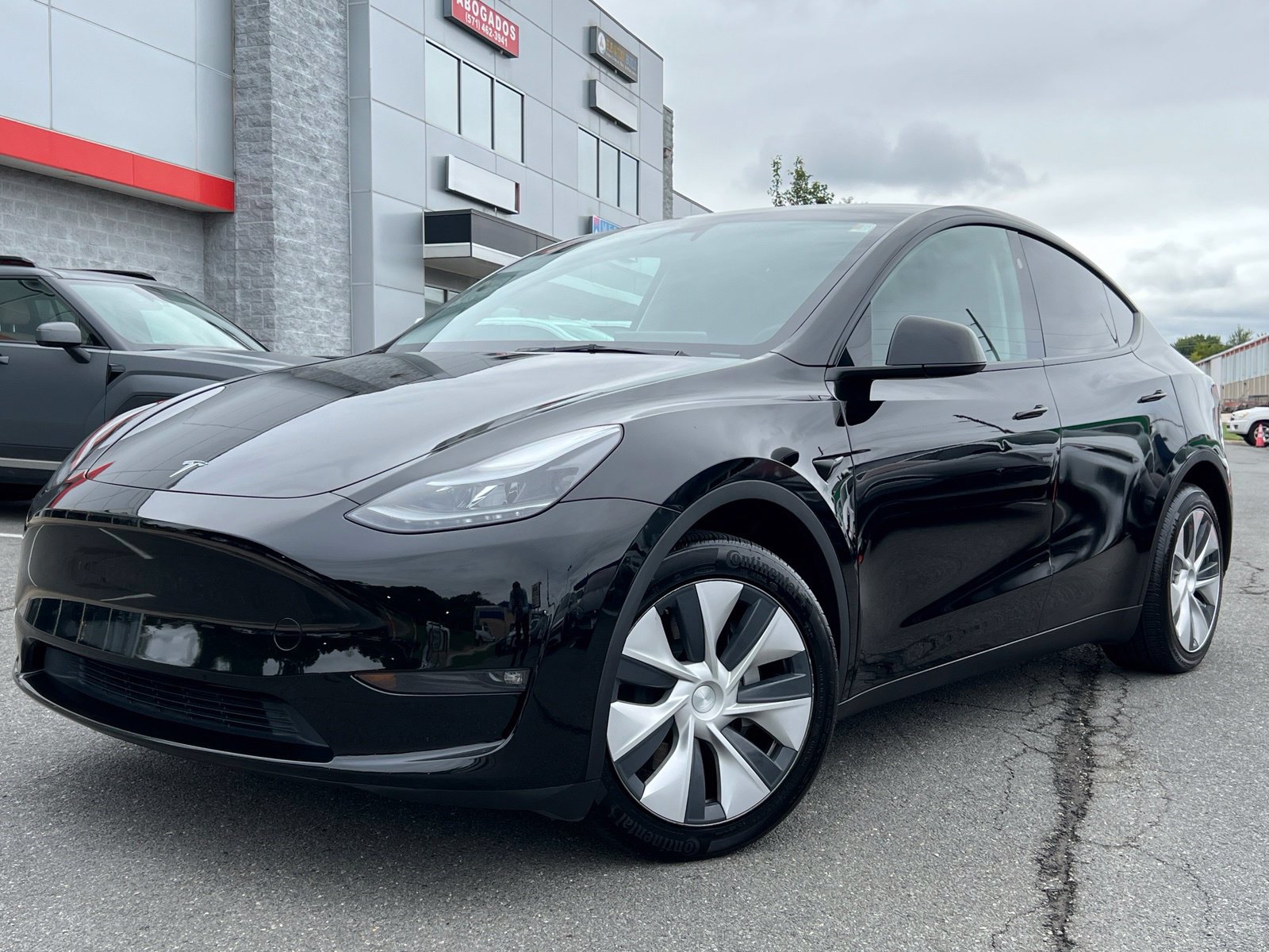 Used 2023 Tesla Model Y Long Range AWD/4WD image 12