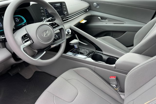 New 2026 Hyundai Elantra Hybrid FWD image 9