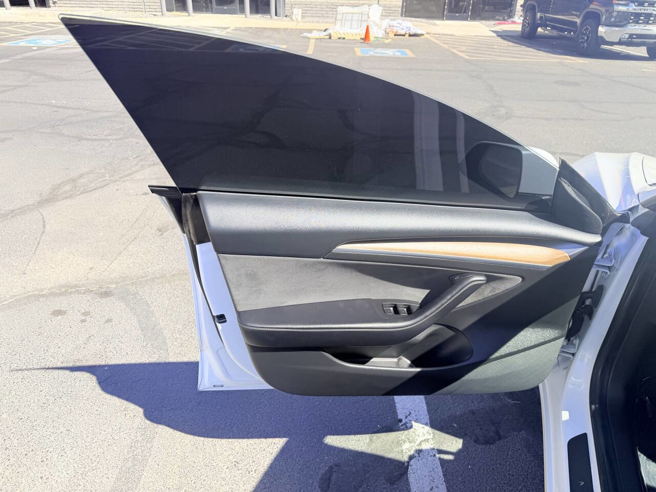 Used 2021 Tesla Model 3 Standard Range Plus image 6