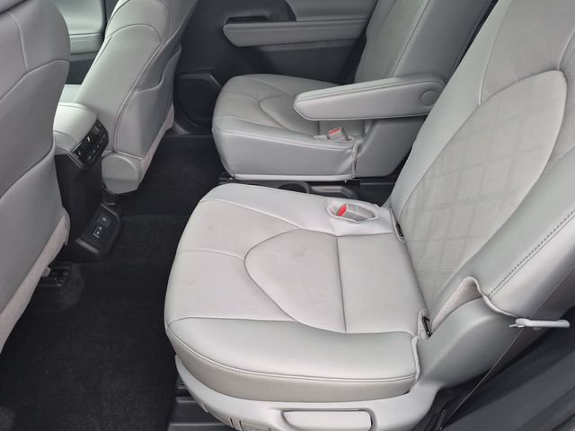 Certified 2026 Toyota Highlander Platinum AWD/4WD image 28