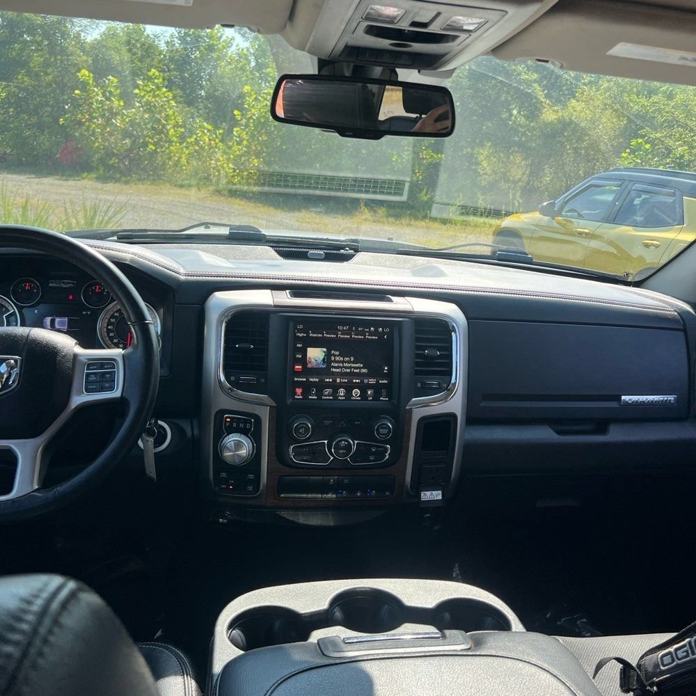 Used 2017 RAM 1500 Laramie AWD/4WD image 8