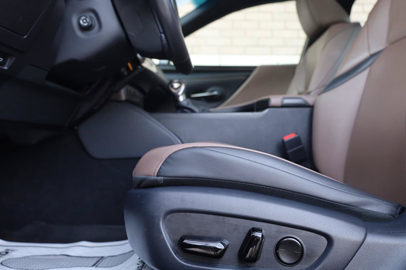 Used 2023 Lexus ES 350 w/ Premium Package FWD image 17