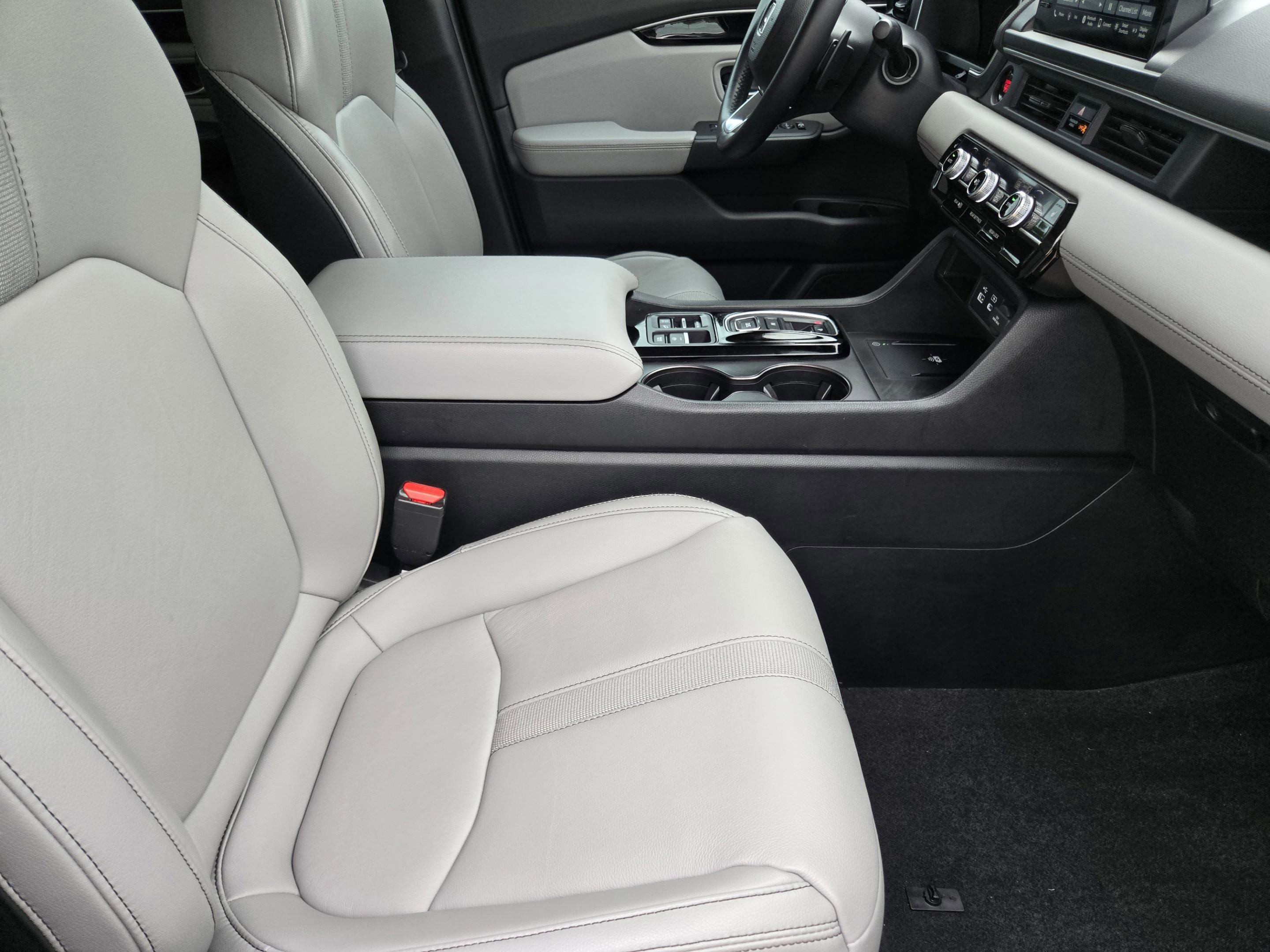 Used 2023 Honda Pilot EX-L image 10