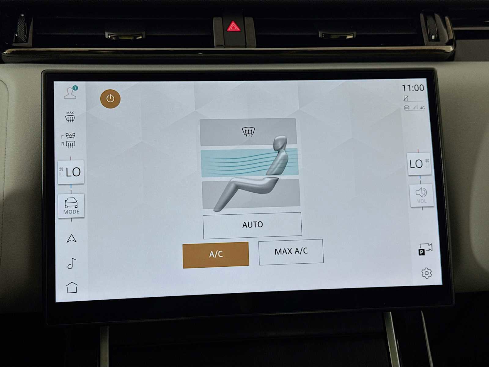 Used 2025 Land Rover Range Rover Velar Dynamic SE image 17