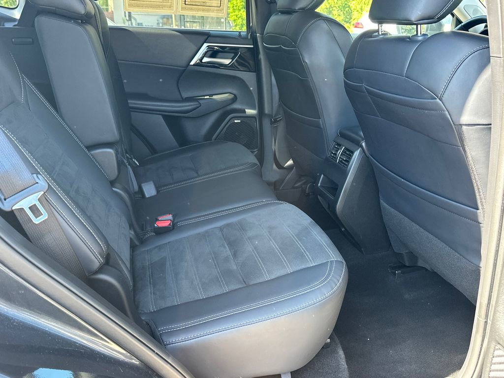 Used 2025 Mitsubishi Outlander SE AWD/4WD image 15