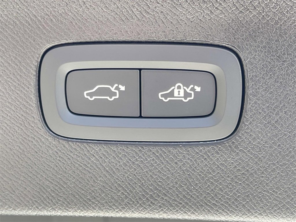 New 2026 Volvo XC90 B6 Ultra image 13