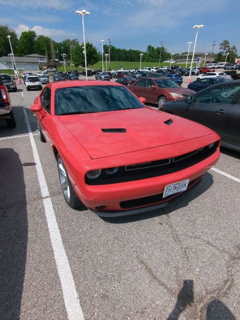 Used 2016 Dodge Challenger R/T RWD image 10