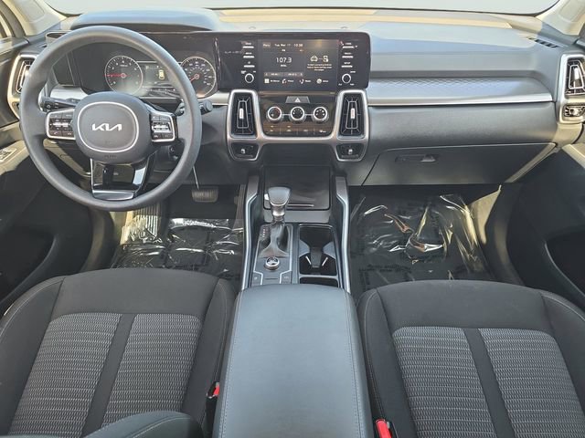 Used 2022 Kia Sorento LX image 8