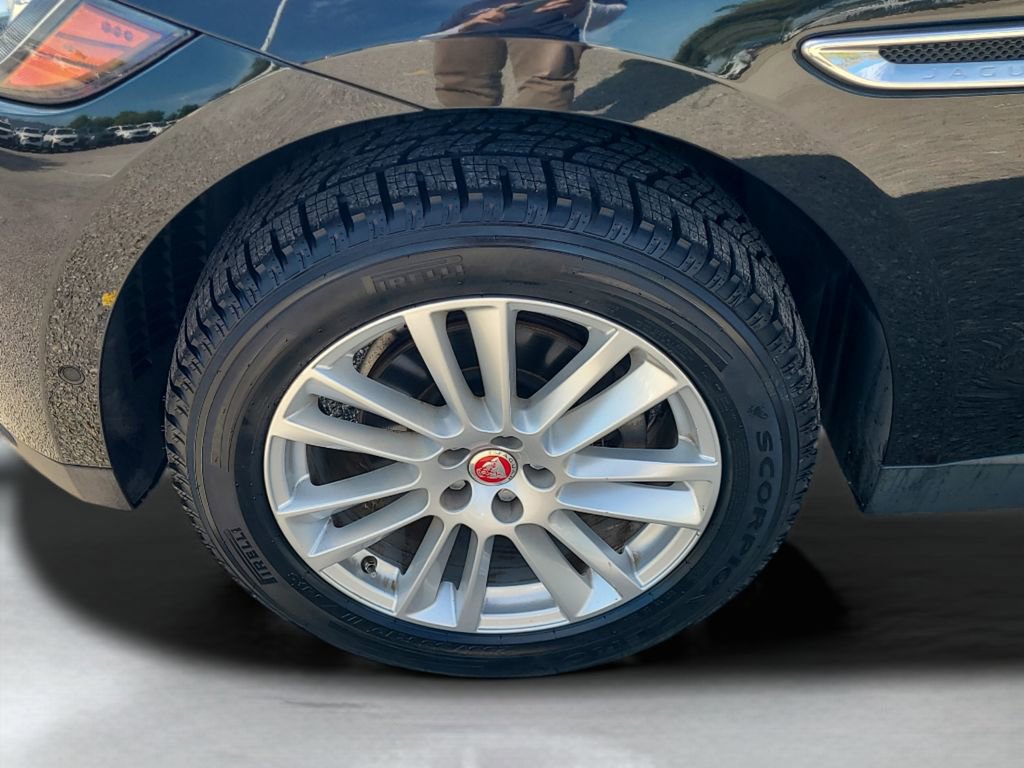 Used 2020 Jaguar F-PACE Prestige image 10