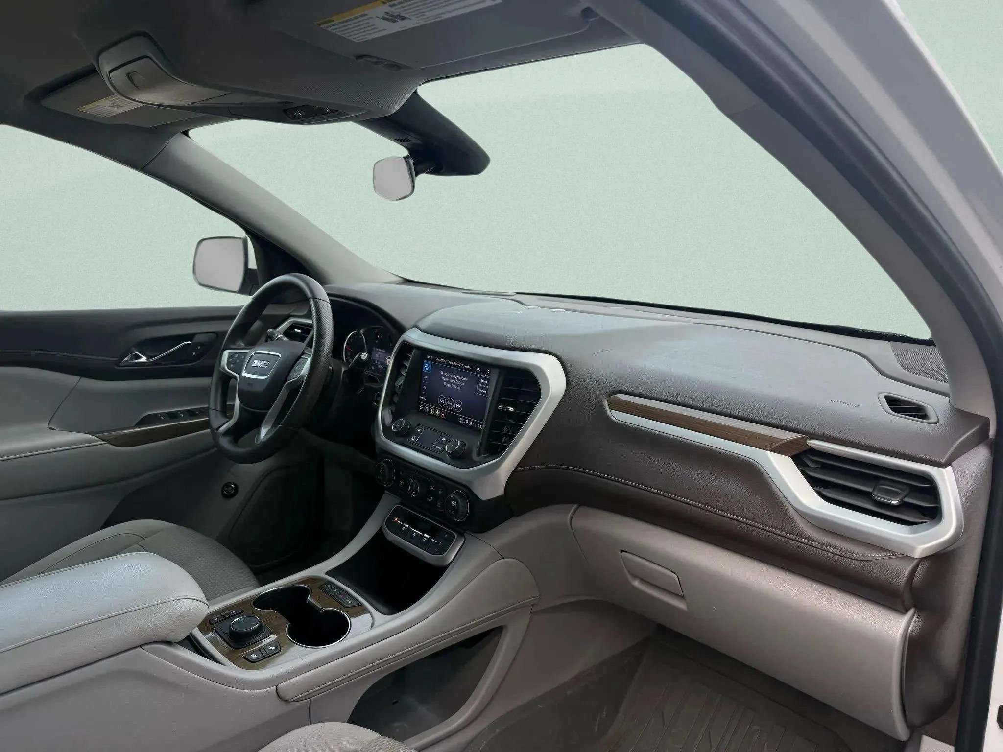 Used 2023 GMC Acadia SLE w/ Driver Convenience Package image 7