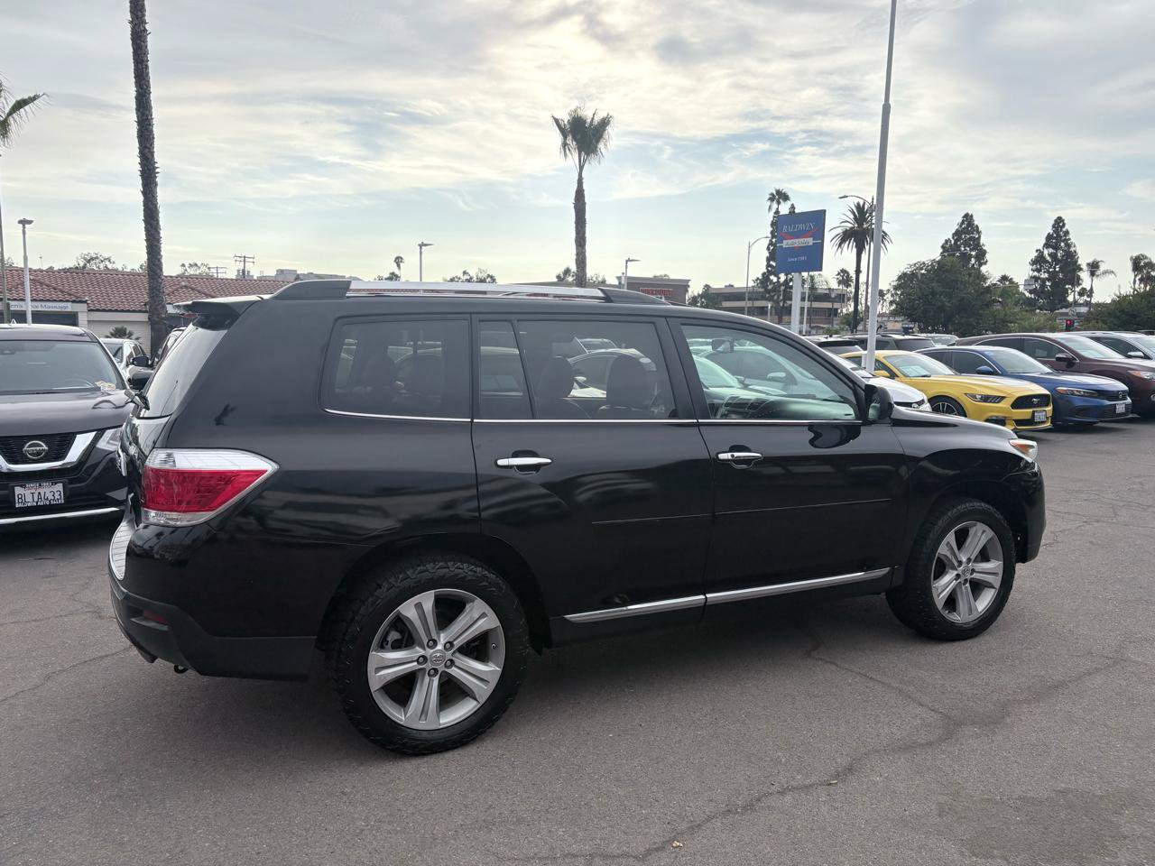 Used 2013 Toyota Highlander Limited AWD/4WD image 18