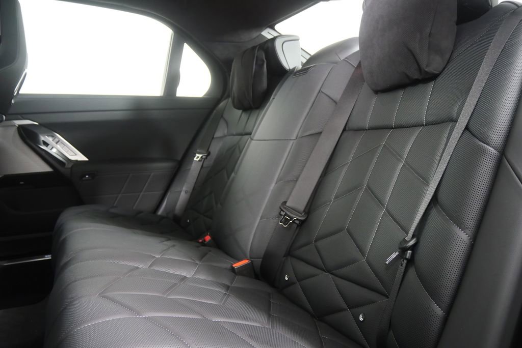 Used 2026 BMW i7 eDrive50 image 16