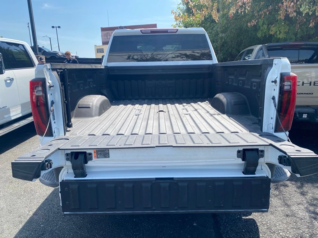 Used 2025 GMC Sierra 2500 SLT AWD/4WD image 19
