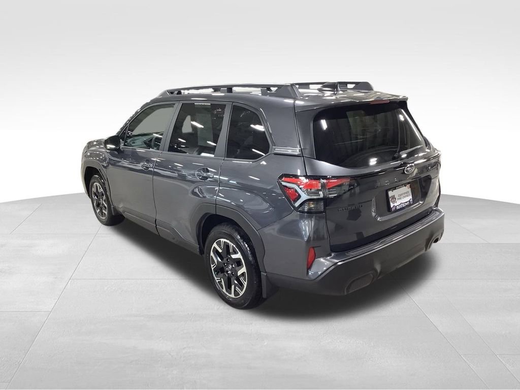 Used 2025 Subaru Forester Premium image 8