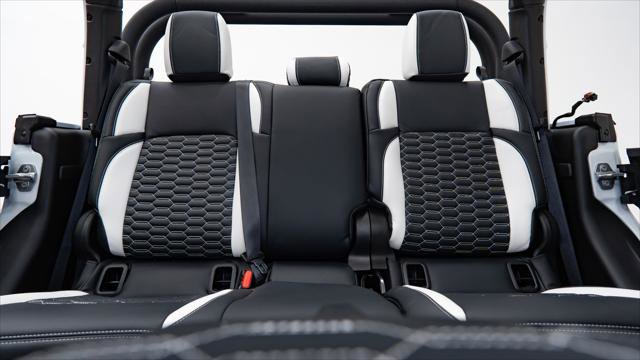 Used 2025 Jeep Gladiator Sport image 16