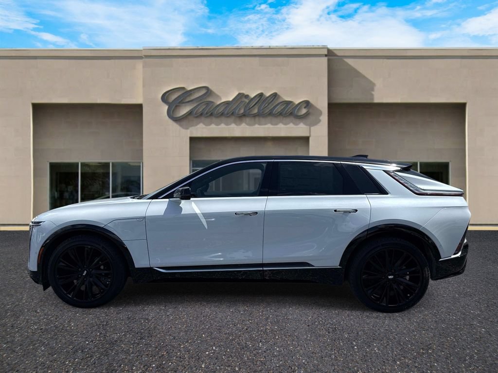 New 2026 Cadillac Lyriq Signature Luxury w/ LPO, Blue Accent Package AWD/4WD image 6