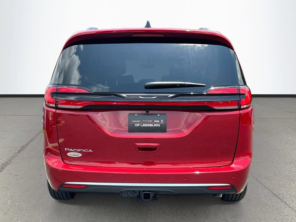 New 2027 Chrysler Pacifica Pinnacle w/ Theater Group FWD image 6
