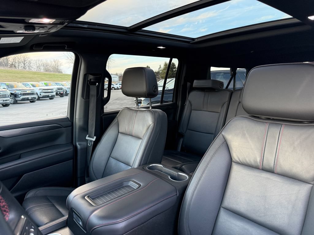 Used 2024 Chevrolet Suburban RST AWD/4WD image 22