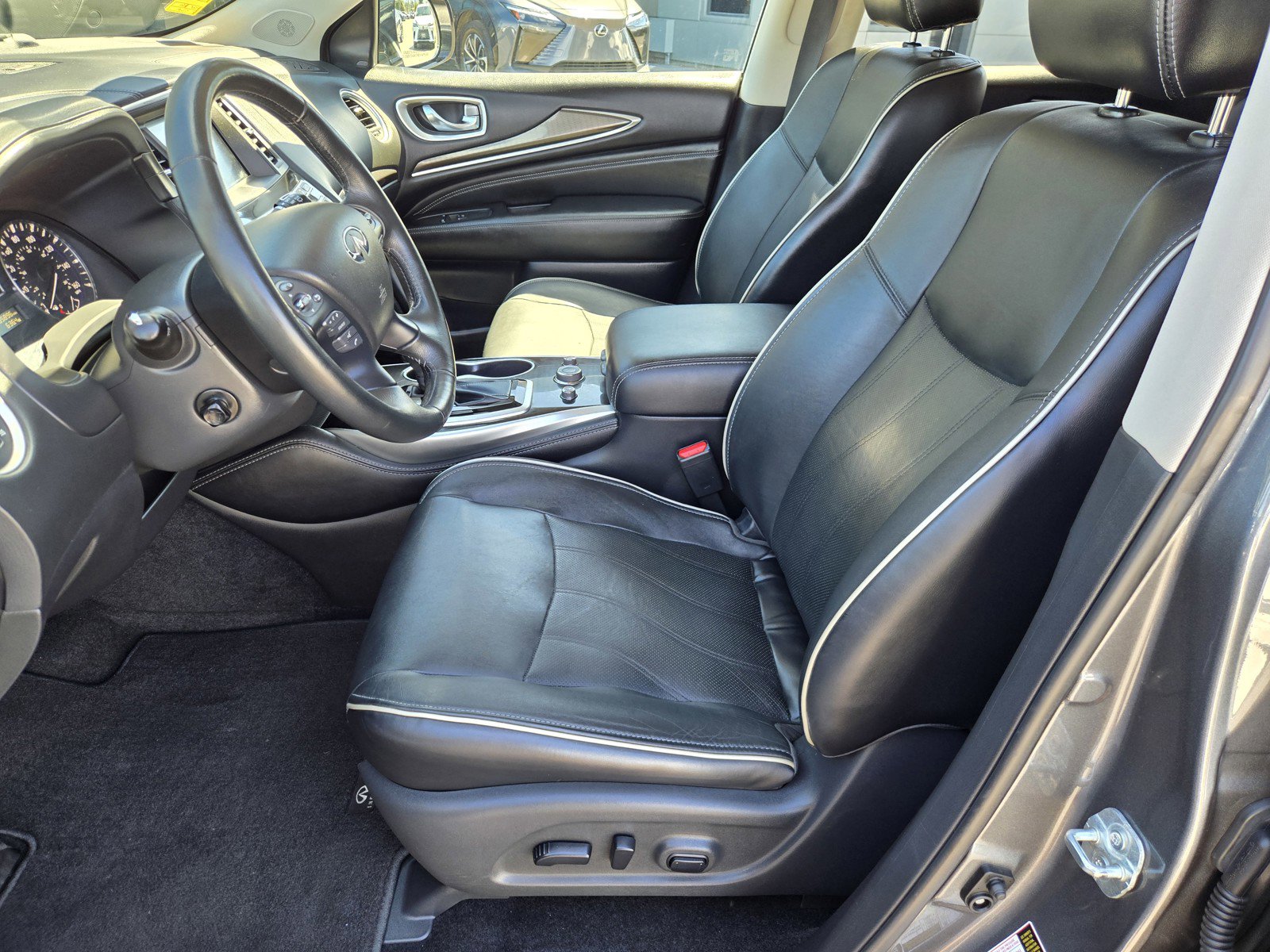 Used 2018 INFINITI QX60 AWD w/ Premium Plus Package image 15