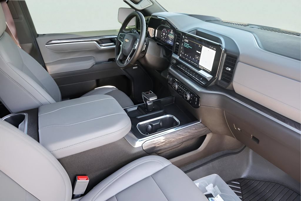 Used 2026 Chevrolet Silverado 1500 LTZ AWD/4WD image 32