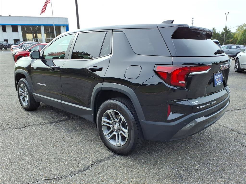 Used 2025 GMC Terrain Elevation w/ Technology Package II AWD/4WD image 5