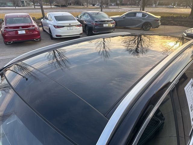 Used 2024 Mercedes-Benz GLC 300 4MATIC image 10