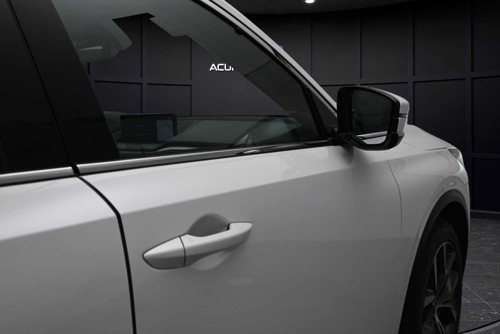 Used 2024 Acura MDX SH-AWD w/ Technology Package image 16