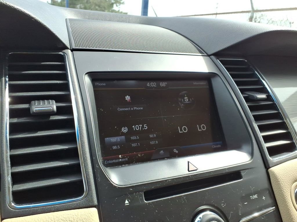 Used 2013 Ford Taurus SEL image 19