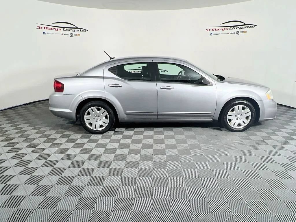 Used 2013 Dodge Avenger SE FWD image 9