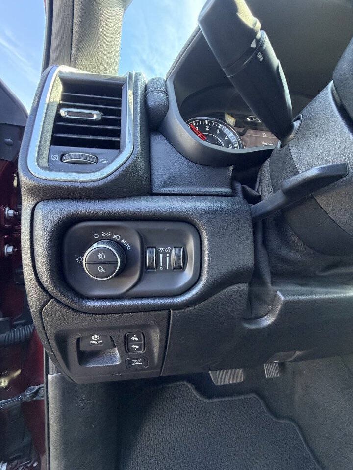 Used 2019 RAM 1500 Laramie w/ Sport Appearance Package AWD/4WD image 14